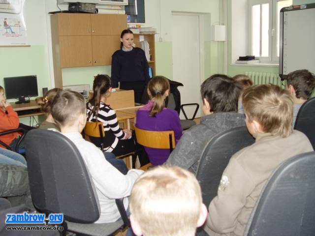 Dzień Bezpiecznego Internetu z zambrowską policją