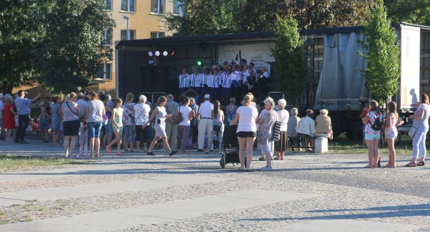 Letnie muzykowanie na świeżym powietrzu [foto]