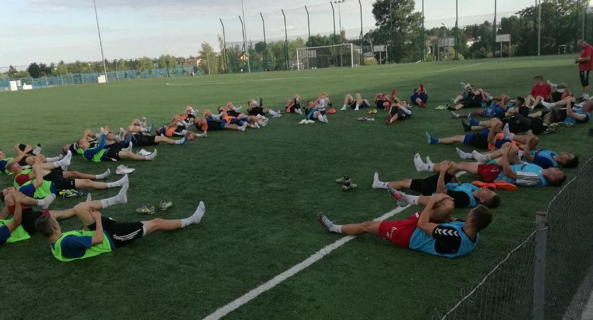 39 piłkarzy na pierwszym treningu Olimpii [foto]