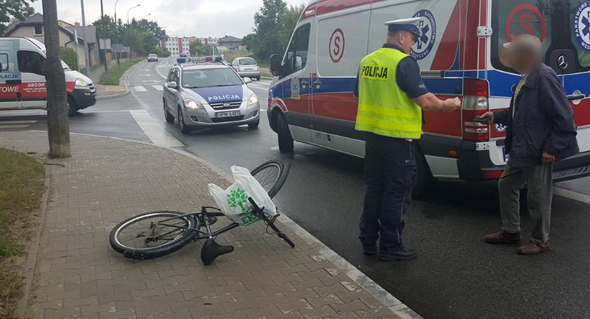Potrącenie rowerzysty na skrzyżowaniu [foto]