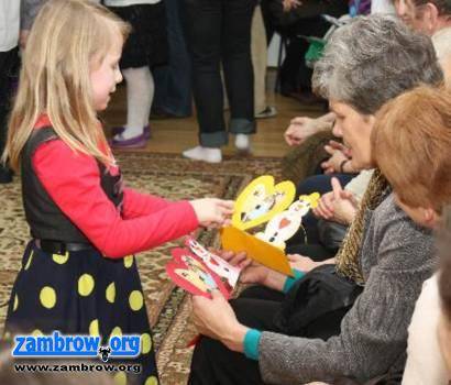 Wyjątkowe święto wyjątkowej osoby - dziś Dzień Babci