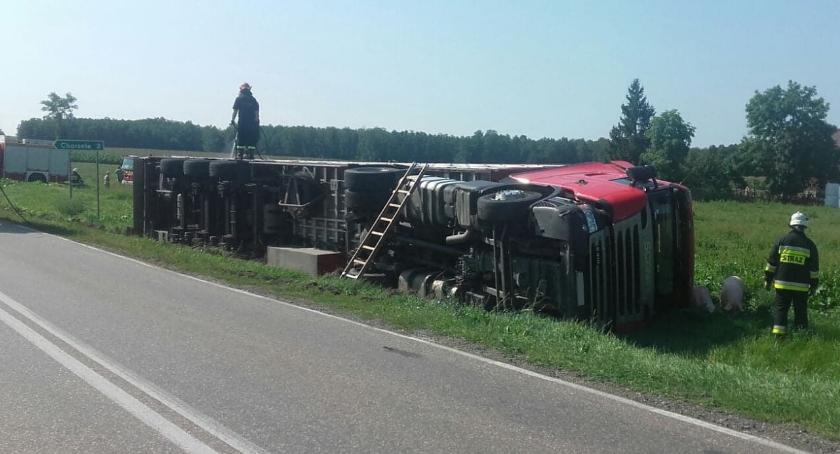 Uwaga: droga do Czyżewa zablokowana. Ciężarówka w rowie [aktualizacja]