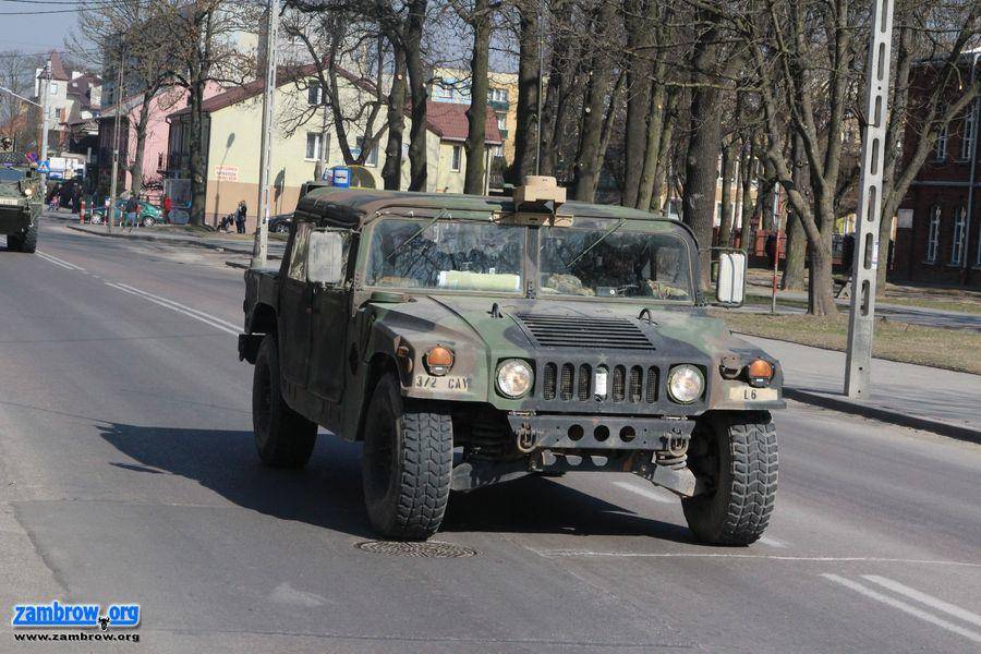 Amerykański konwój wojskowy przejechał przez Zambrów [foto+video]