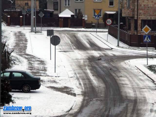 Śnieg może sypnąć mocniej. Uwaga na zawieje i zamiecie śnieżne