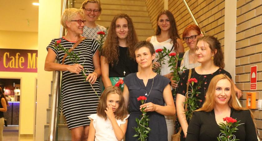 Otwarto wystawę poplenerową uczestniczek Pracowni Tkaniny MOK [foto]