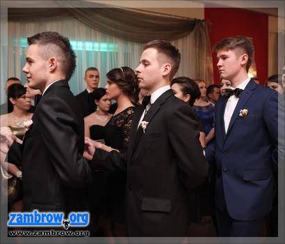 Trwają przygotowania do studniówek. Pierwsze bale już w następnym tygodniu 
