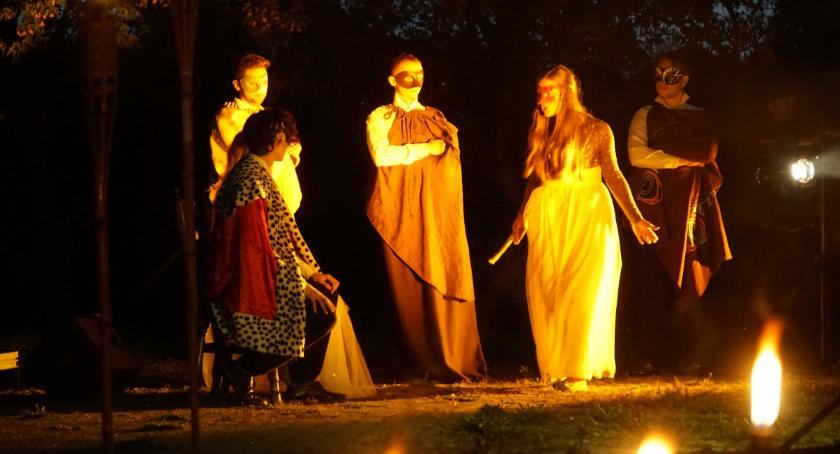„Sen nocy letniej” w wykonaniu Teatru Młodego Aktora [foto+video]