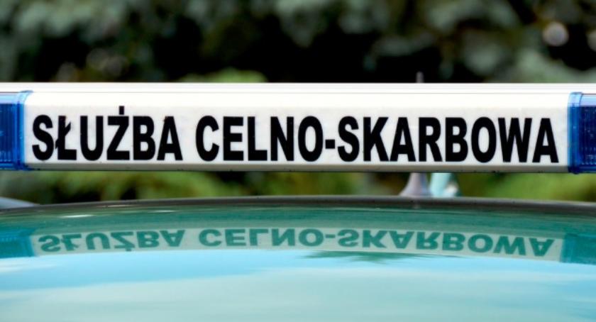 Papierosy z przemytu, nielegalny tytoń oraz automaty do gier zarekwirowała łomżyńska KAS