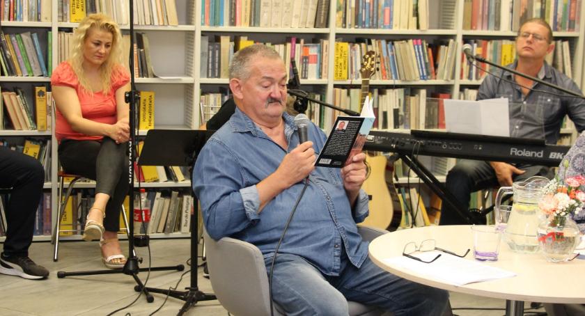 Poetycki wieczór w filii MBP [foto]