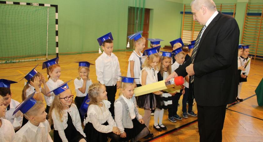 Pasowanie pierwszoklasistów w „Piątce” [foto]
