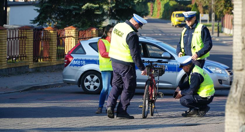 Wypadek na ul. Wyszyńskiego. Rowerzysta przewieziony do szpitala [foto]