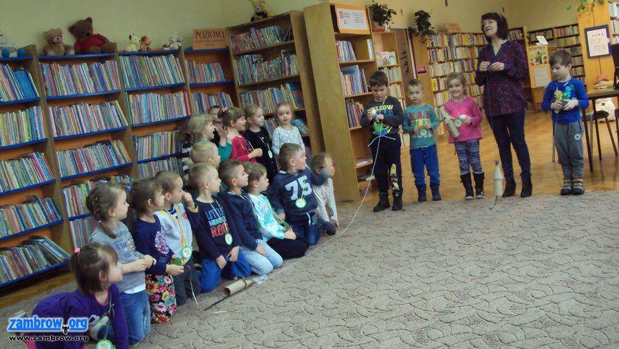 Szare, bure i pstrokate… czyli koci świat w bibliotece 