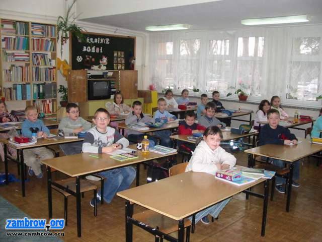 Czy w Zambrowskich szkołach wejdą mundurki?