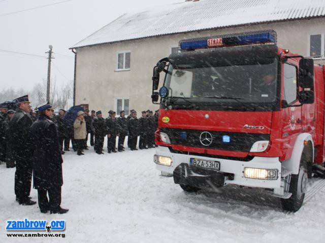 Nowy wóz gaśniczy otrzymali strażacy w Ostrożnem
