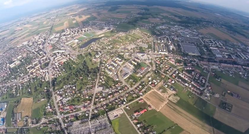Uwaga: mogą zawyć syreny alarmowe