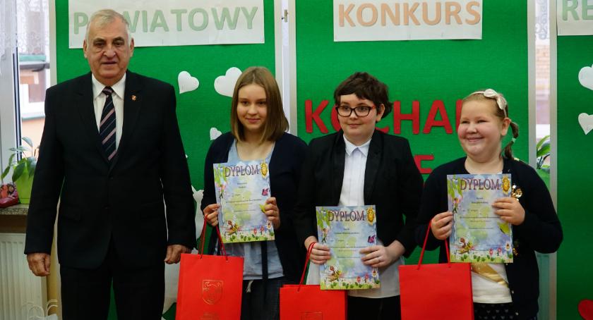 Uczniowie klas integracyjnych rywalizowali w konkursach patriotycznych „Kocham Cię, Polsko!” [foto]