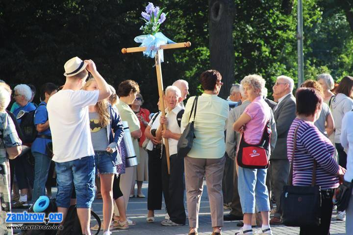 Wyruszyli pieszo na Jasną Górę [foto + video]