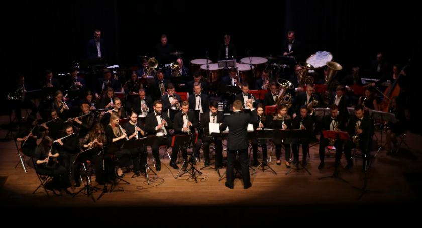 Orkiestra Dęta Filii Uniwersytetu Muzycznego Fryderyka Chopina w Białymstoku zagrała w CK [foto]