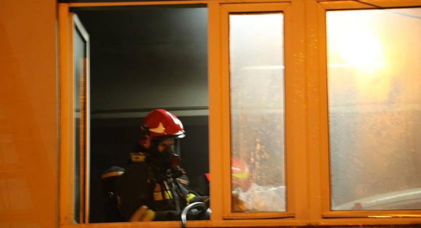 Tragiczny finał pożaru. Jedna osoba nie żyje, dwie przewieziono do szpitala