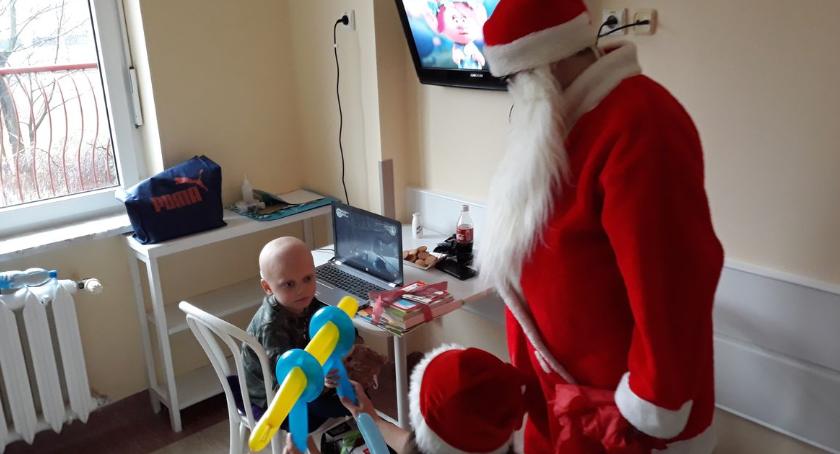 Wyprawili święta chorym dzieciom