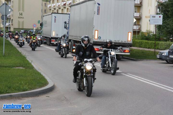 Zlot motocykli w Czerwonym Borze. Parada - w Zambrowie (foto+video)