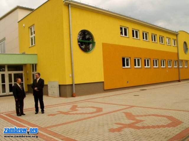 Trwa rozbudowa zaplecza sportowego i parkingów przy ZSO