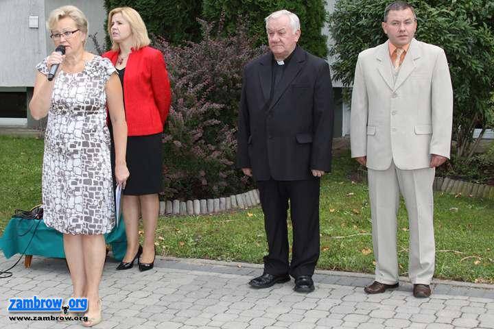 Rozpoczęcie roku szkolnego 2012/13 w zambrowskich szkołach [foto z 7 szkół]