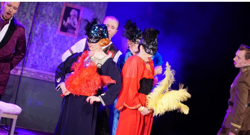 Babcie i dziadkowie obejrzeli widowisko operetkowe [foto]