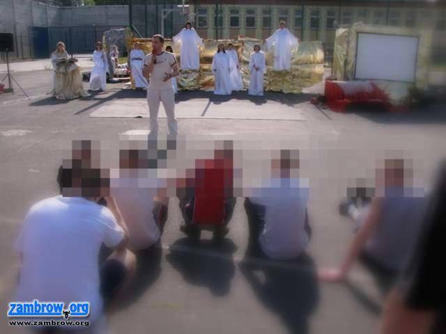 Europa, Świat i Czerwony Bór