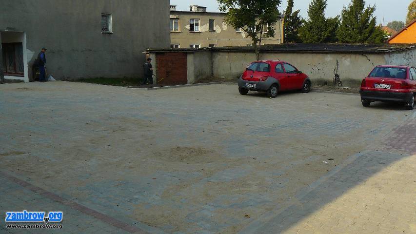 Nowe miejsca parkingowe na ul. Łomżyńskiej