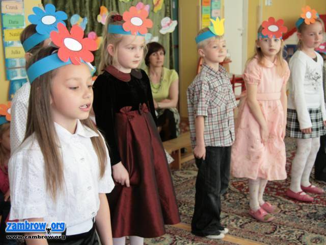 Przedszkolaki świętowały Dzień Matki