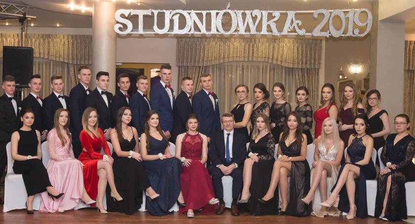 Studniówka ZS1 2019 - zdjęcia grupowe