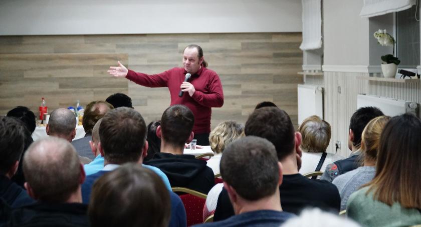 Poczuj Bożą obecność! Zapraszamy na kolejne spotkanie z Leszkiem Korzenieckim