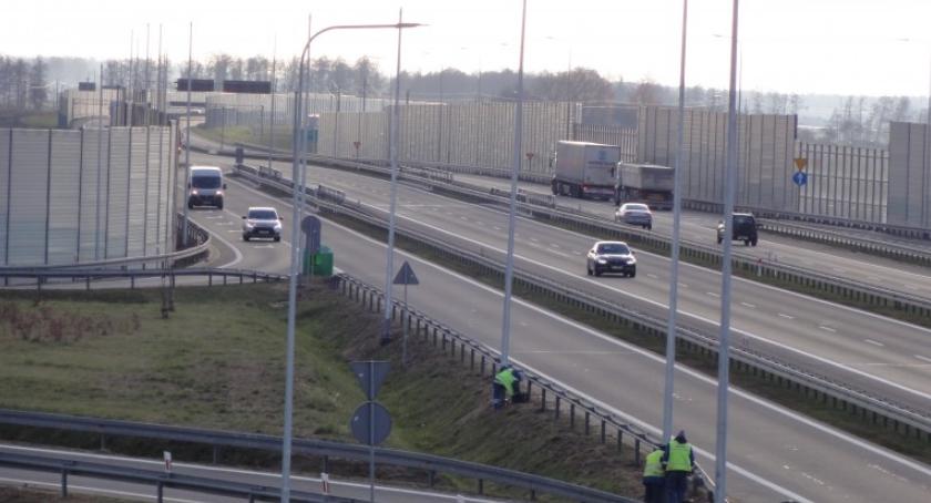 Oświetlenie na dwóch węzłach obwodnicy Zambrowa jeszcze nie rozbłysło