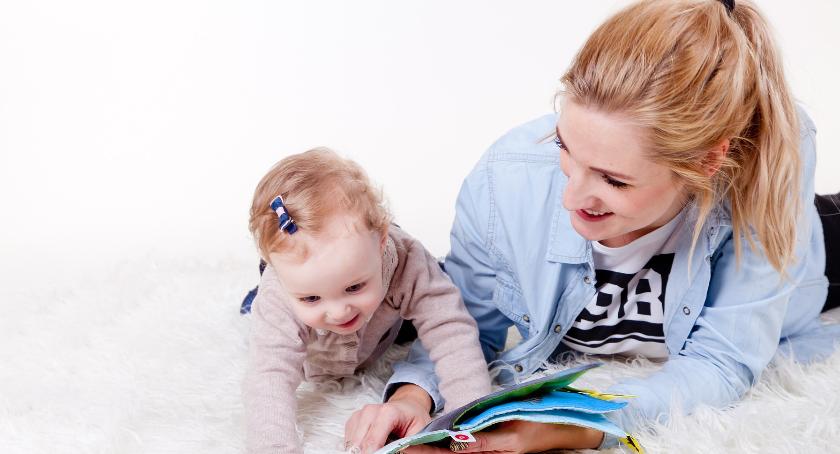 Student i senior dorabia jako niania - zasady, wynagrodzenie