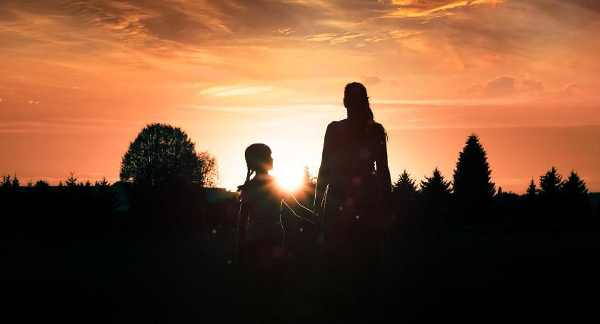 Wystartowało świadczenie uzupełniające Mama 4+