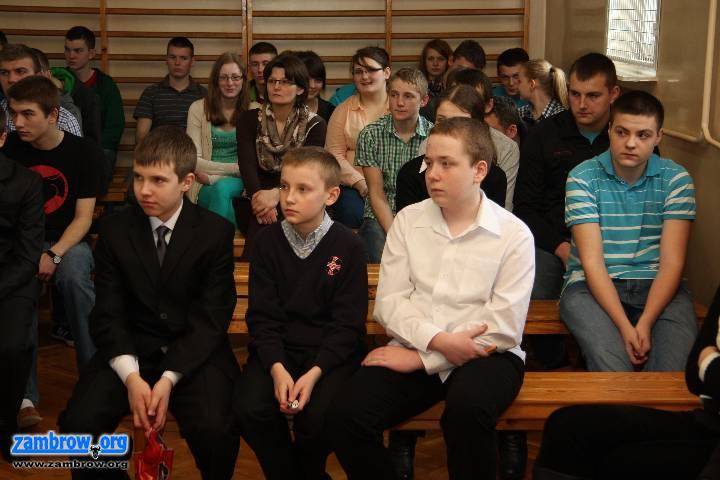 Uczniowie pamiętają o Katyniu