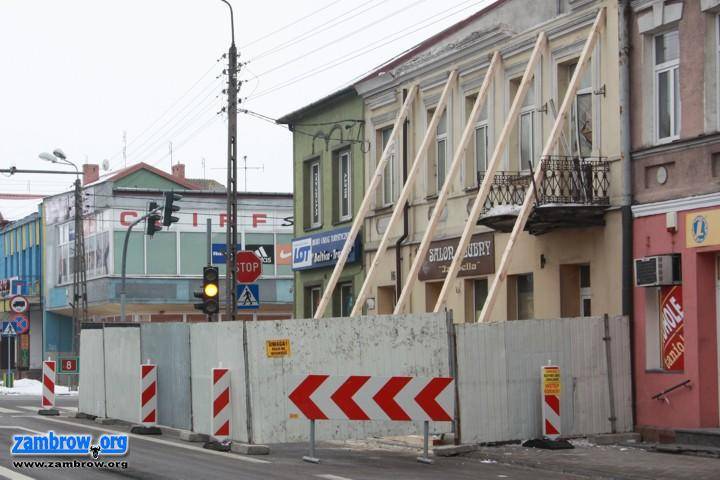 Runął strop