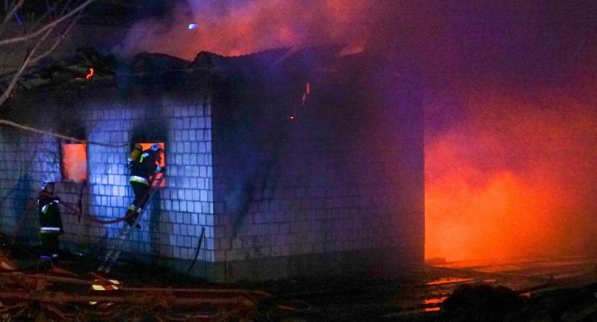 Bardzo duże straty po pożarze w Szlasach-Mieszkach