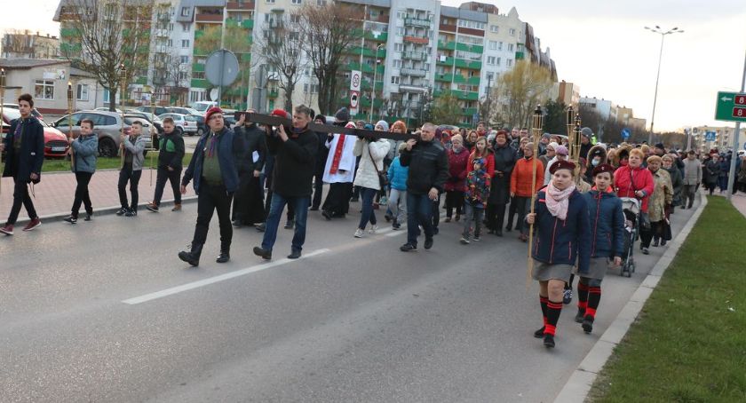 Drogi Krzyżowe przeszły ulicami Zambrowa [foto]