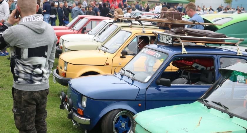 Perełki motoryzacji na oficjalnym rozpoczęciu sezonu w Szumowie [foto+video]