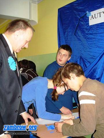 „Zaświeć się na niebiesko”