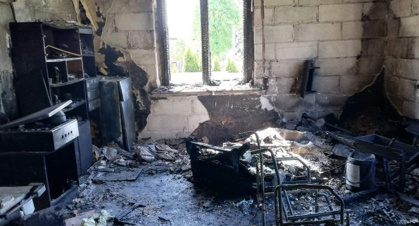 Trwa zbiórka pieniędzy dla rodziny, która straciła w pożarze dom
