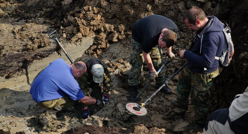 Odkopano szczątki sowieckiego samolotu szturmowego Ił-2 [foto+video]