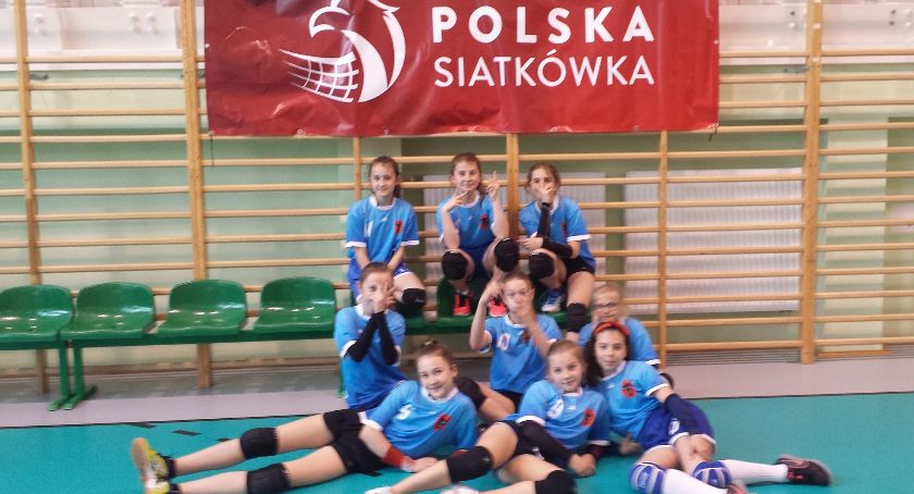 Dziewczęta z SP4 brązowymi medalistkami województwa podlaskiego w siatkówce dziewcząt