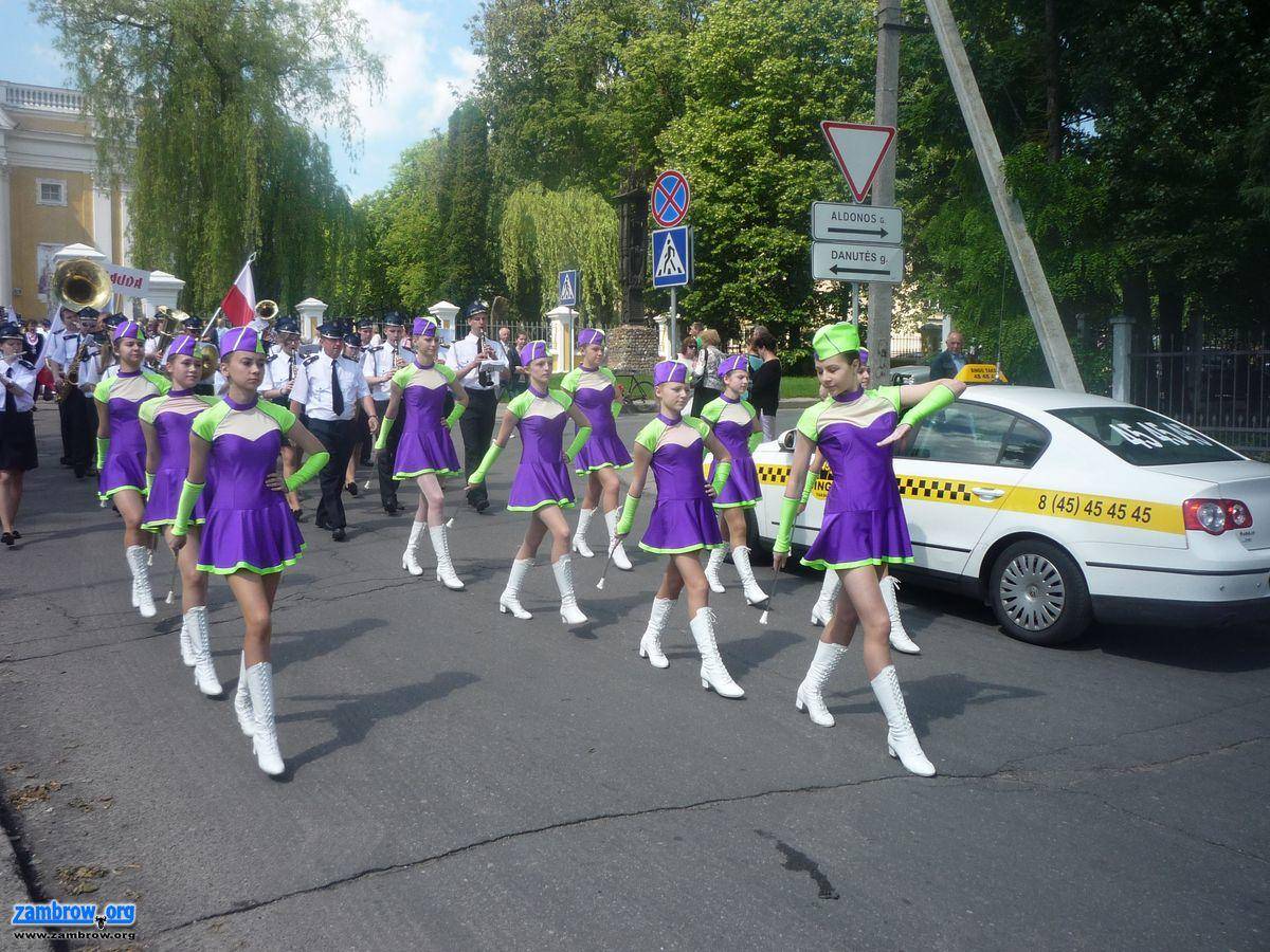 Orkiestra dęta i mażoretki z Szumowa wystąpiły na Litwie