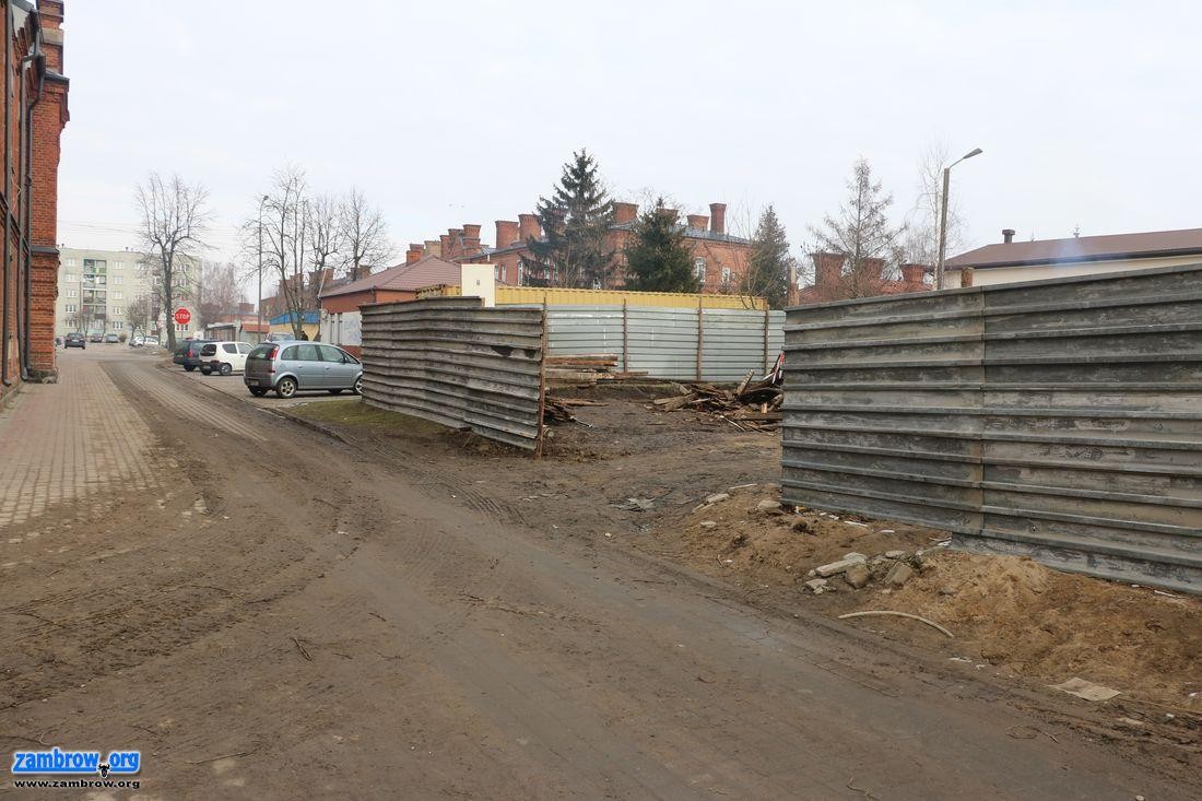Za „podkową” zniknęły stare komórki i garaże [foto]