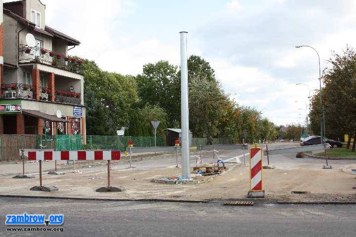 Przed 1. listopada skończą budowę sygnalizacji świetlnej na AWP