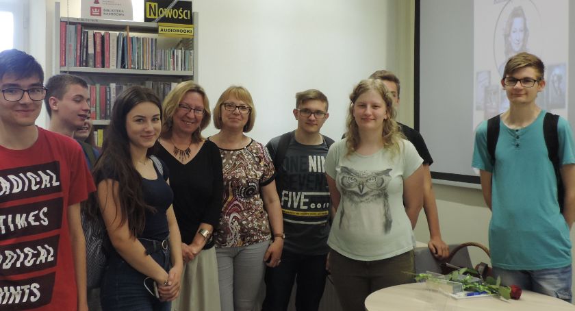 Pisarka Katarzyna Droga gościła w Miejskiej Bibliotece Publicznej