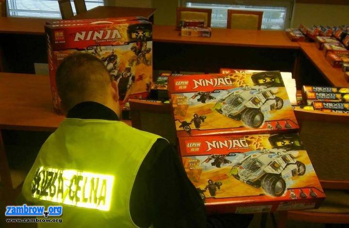 Podróbki zabawek w jednym ze sklepów w Zambrowie